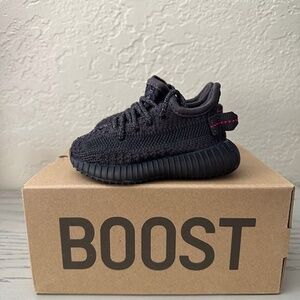 Adidas Yeezy Boost 350 V2 (INFANT) size 4K